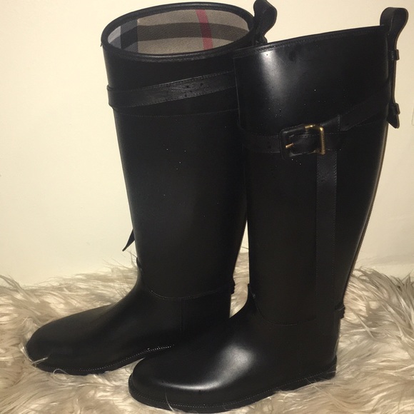 Burberry Rain Boot - Picture 3 of 4